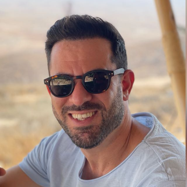 עו״ד ניר ברכיה